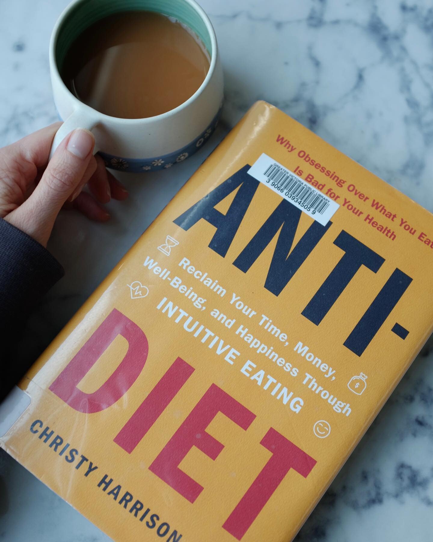 Read this book!
📚 
Both as a practitioner in the wellness world, and as a person that is surrounded by diet culture messaging too, reading &ldquo;Anti-Diet&rdquo; was so eye-opening and really helped deepen my knowledge of anti-diet culture &amp; in