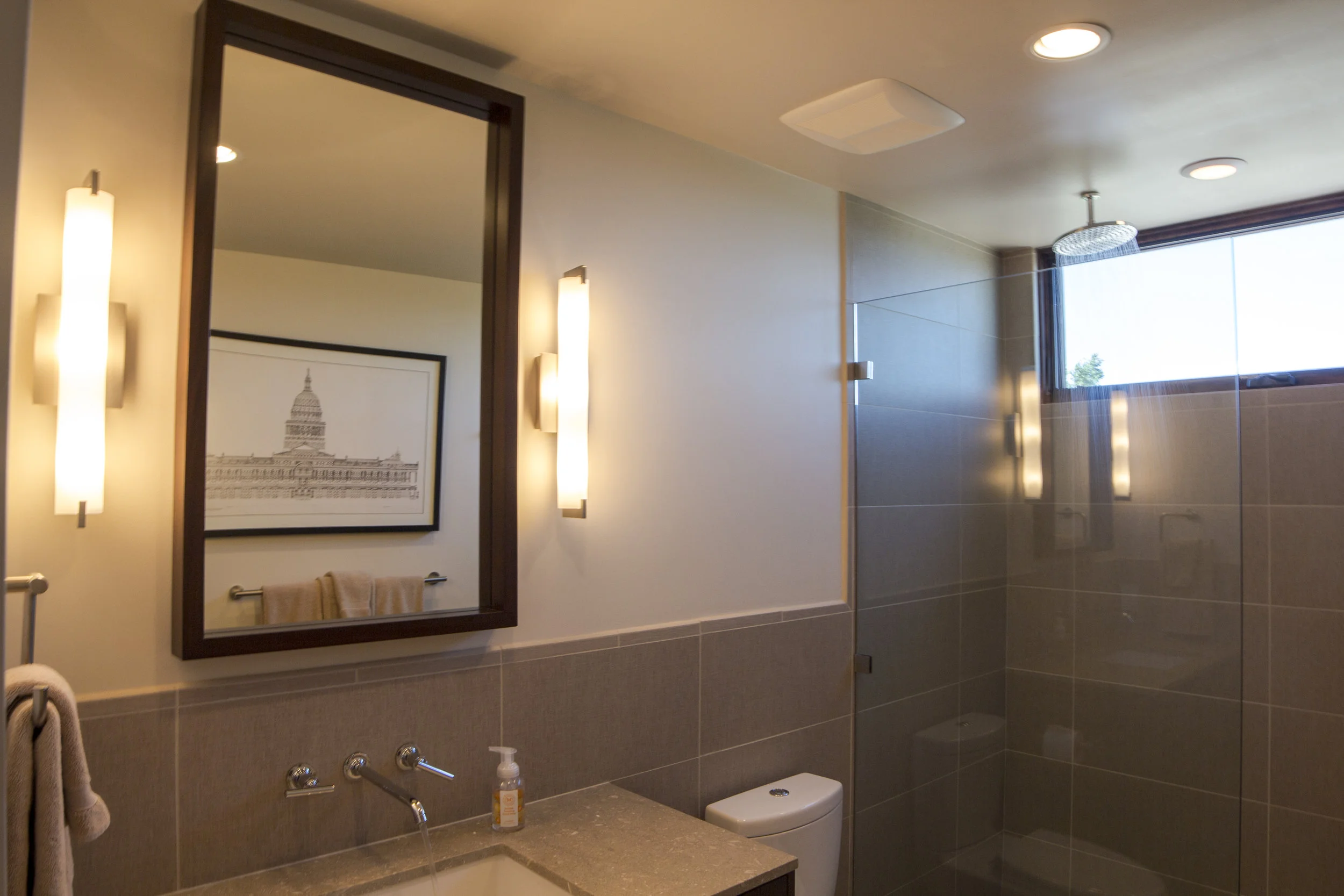 25-Queen Bath.jpg