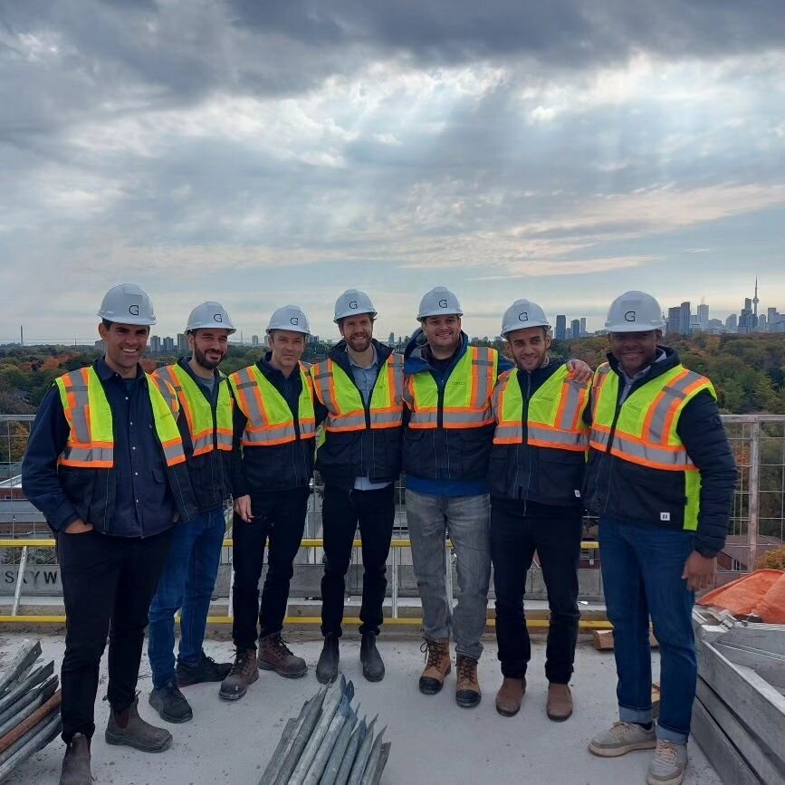 Last week the project teams at @1414bayview celebrated the topping-off of the concrete structure. Congratulations to everyone who contributed to achieving this special milestone! 

#toppingoff #toppingoffceremony #constructionmanagement #construction