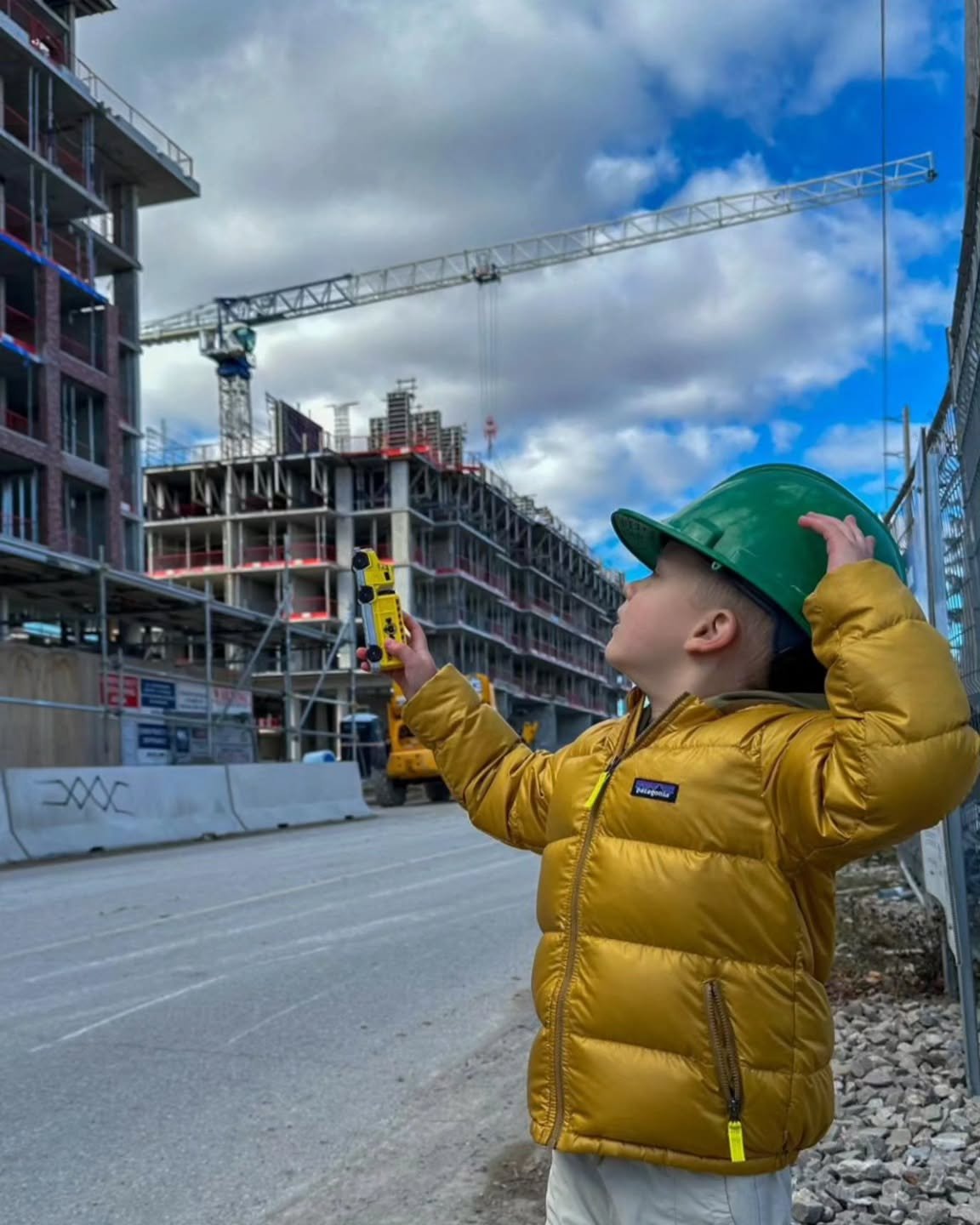 Little boots, big dreams 🏗

#futureofconstruction #constructionmanagement #sitesupervisor #construction #towercrane #concrete #concreteforming #rebar #flyforms #highriseconstruction #highrise #condoconstruction #torontoconstruction #torontocondos #t