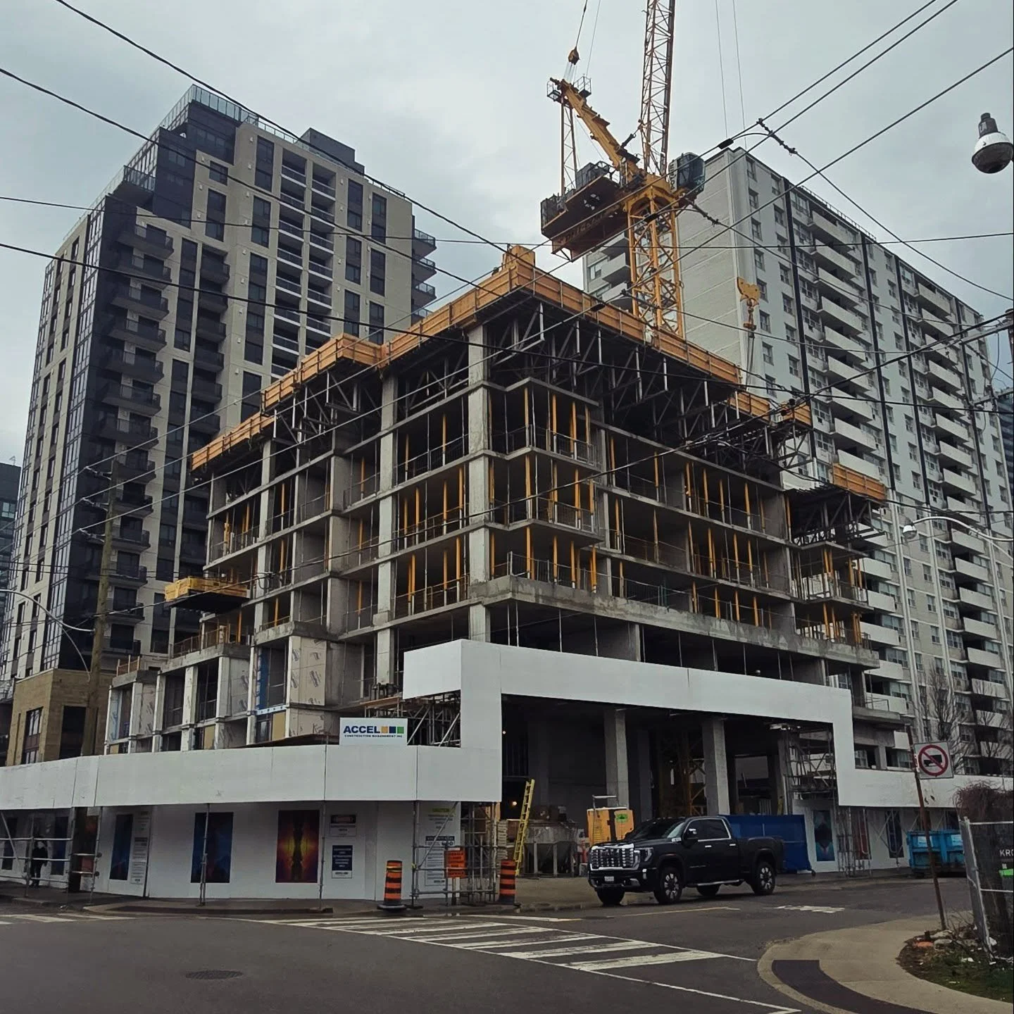 Making hay with very little sunshine 🌧

#construction #constructionmanagement #concreteforming #concrete #towercrane