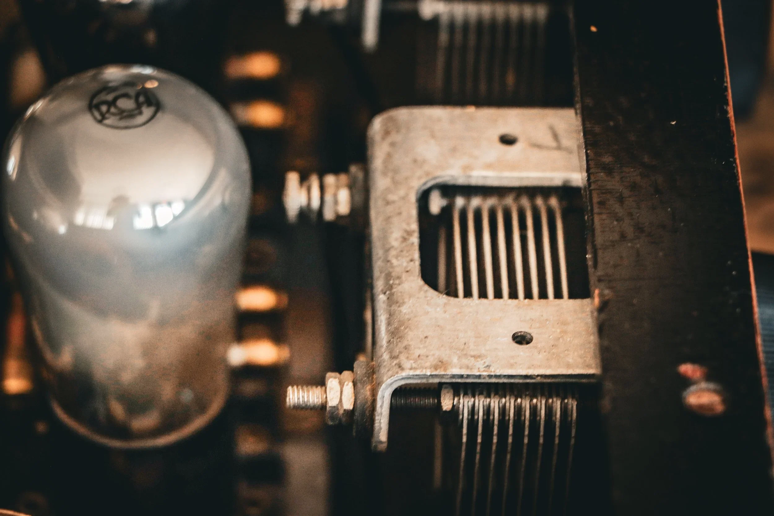 radio tube_banner.webp