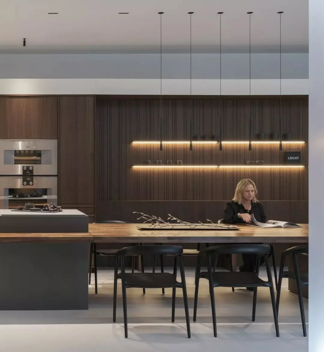 A space where kitchens become sculpture.

Introducing the&nbsp;newly completed Australian Headquarters for Leicht Kitchens. 

The space reimagines display as art with minimalist, architecturally resolved forms curated like works in a gallery.

Each k