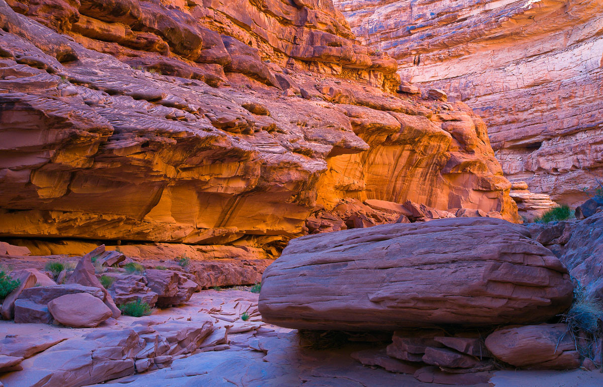 Oljeto Canyon Light