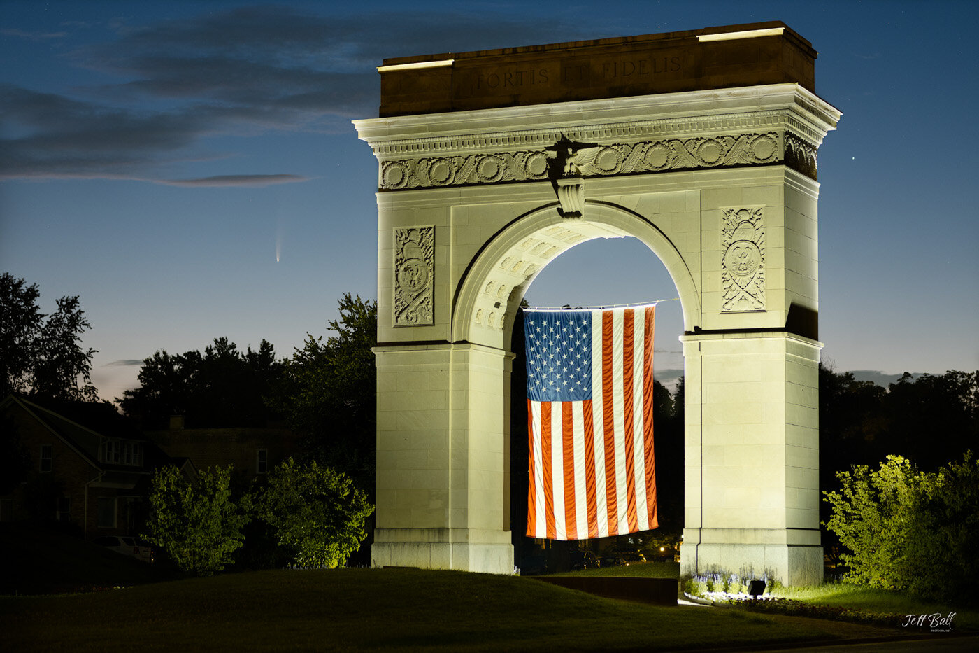 Comet 2020 F3 Neowise at Memorial Arch in Huntington, WV July 8, 2020