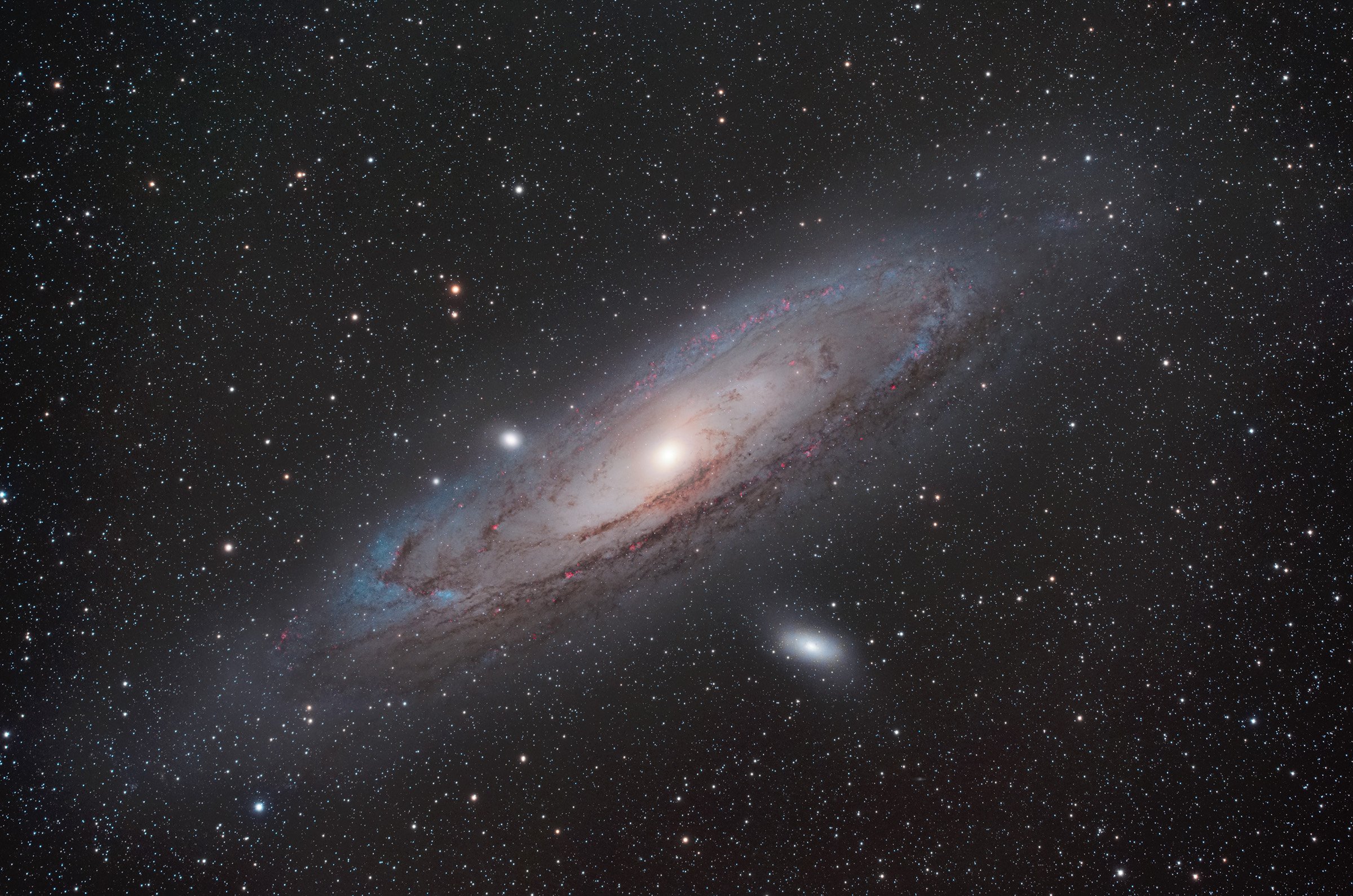 M31 HDR with data from AP130 and AP92mm