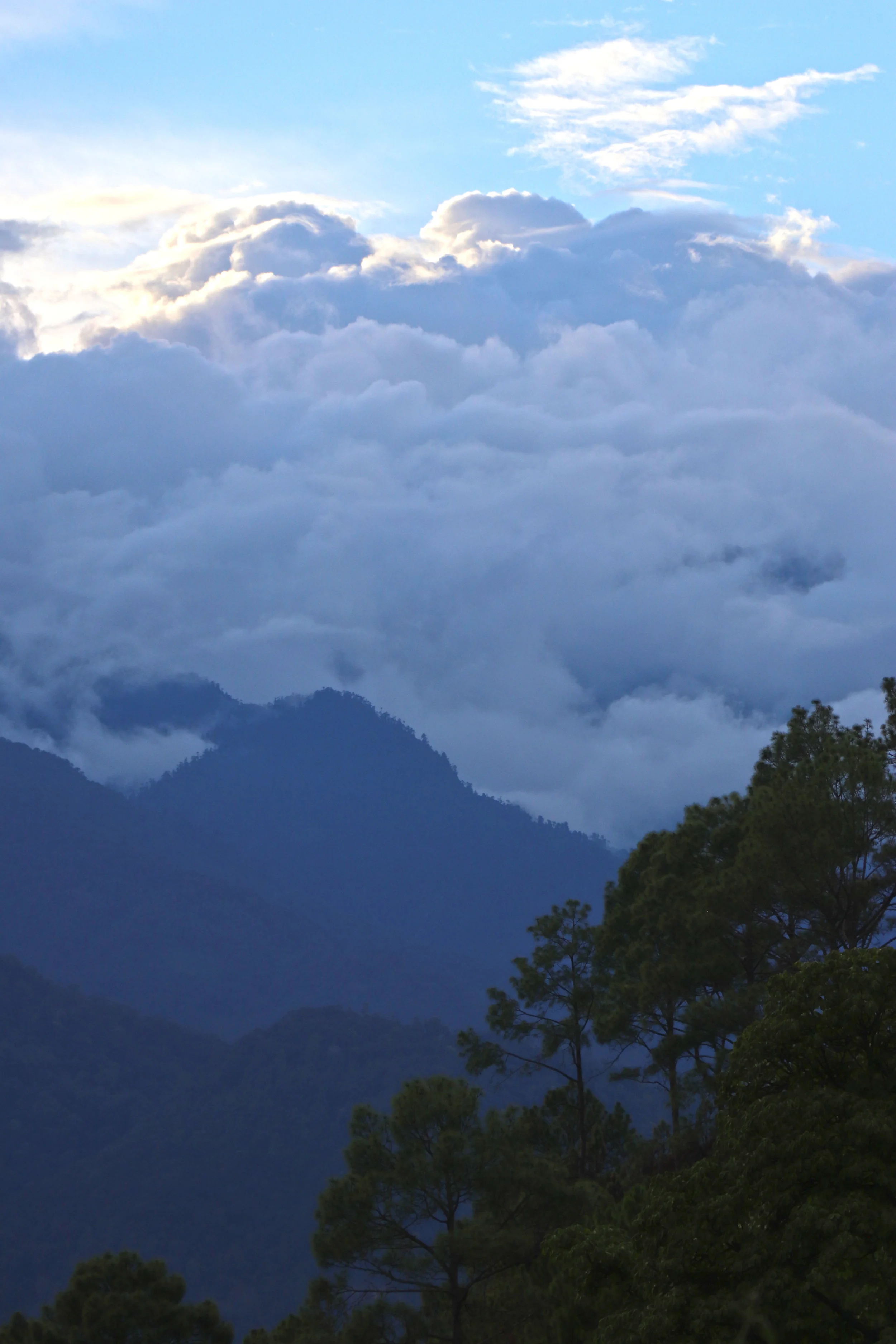 clouds_hdr.jpg