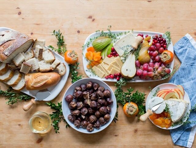 This holiday lunch only looks fancy, but it&rsquo;s super easy. It&rsquo;s called brisol&eacute;e. After @jonviea and @gcettou made this lunch of roasted chestnuts, cheese, and bread in Bordeaux I knew I had to recreate it for @jessannkirby. Head to 