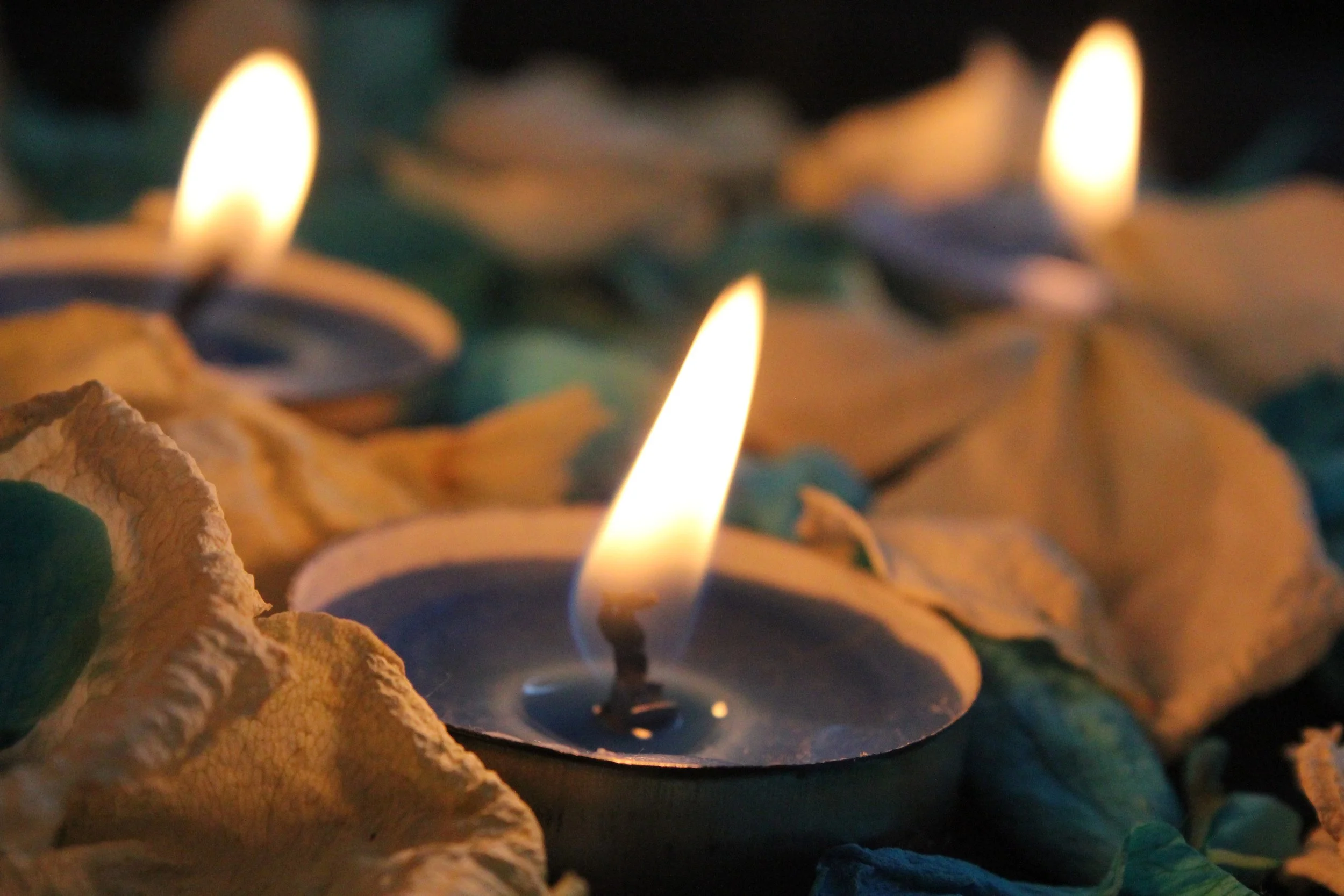 burning-candlelight-candles-1006536.jpg