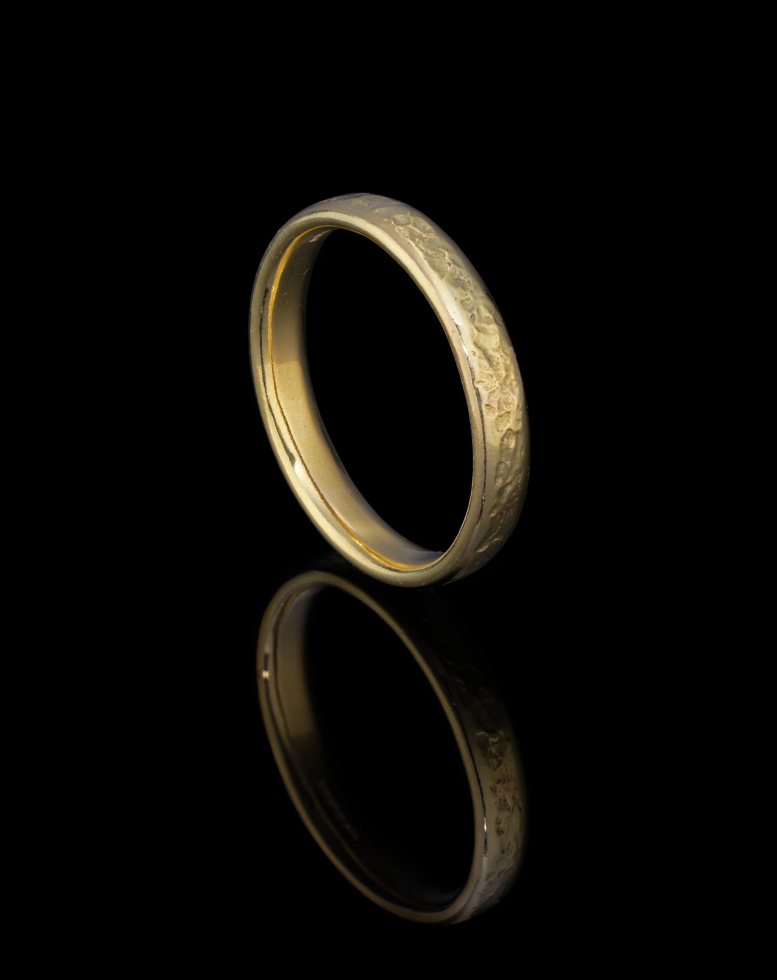 'Granite' Wedding Ring in 18ct Gold - Abigail Brown