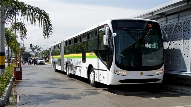 Metroplus bus at a metroplus bus station