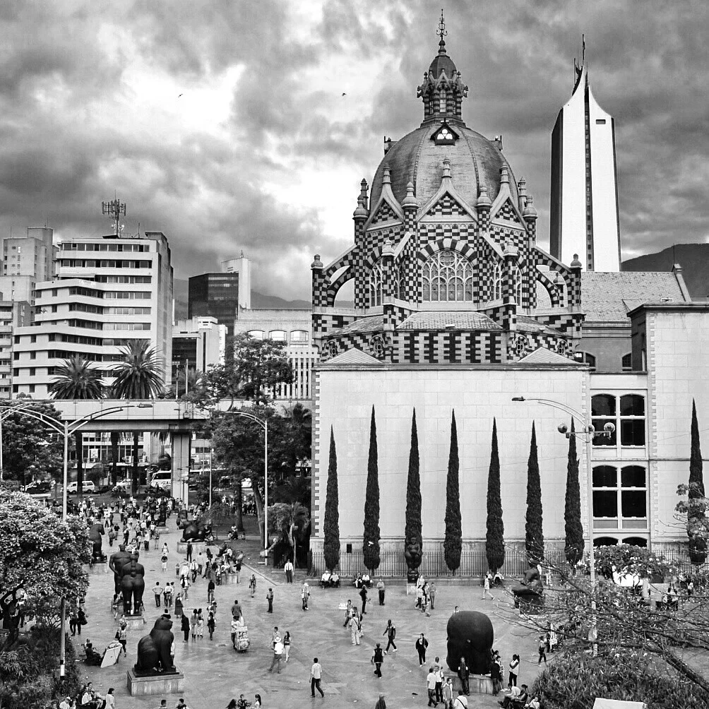 PLAZA BOTERO AND El Palacio de la Cultura, Rafael Uribe Uribe IN EL CENTRO DE MEDELLíN