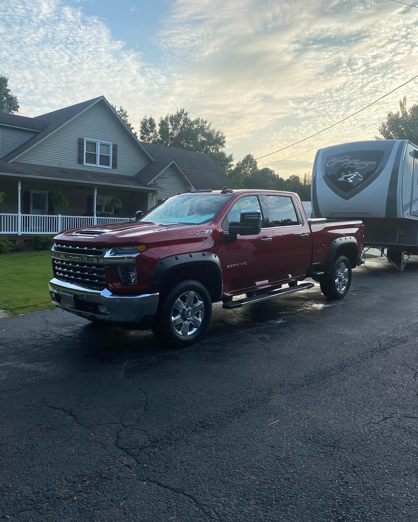 2020 Silverado weekend ready. 

.
.
.
.
_________________________________________________
#detailing #auto #autodetailing #gloss #shine #alabama #car #wheel #clean #details #motivation #detail #detailersofinstagram #detailingdaily #hustle #wax #mobil