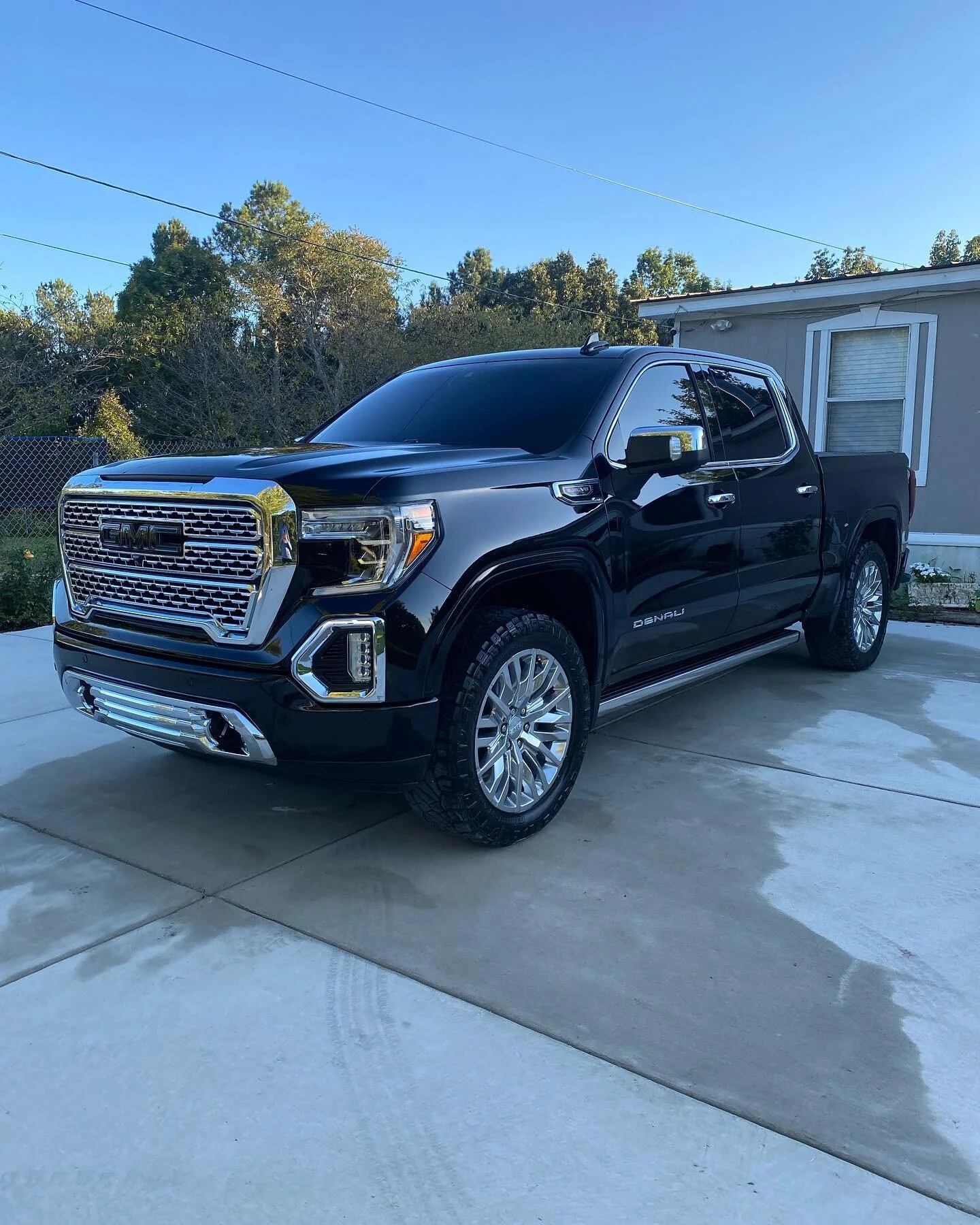 GMC Denali with Ceramic Maintenance service. 👊🏼

.
.
.
.
_________________________________________________
#detailing #auto #autodetailing #gloss #shine #alabama #car #wheel #clean #details #motivation #detail #detailersofinstagram #detailingdaily 