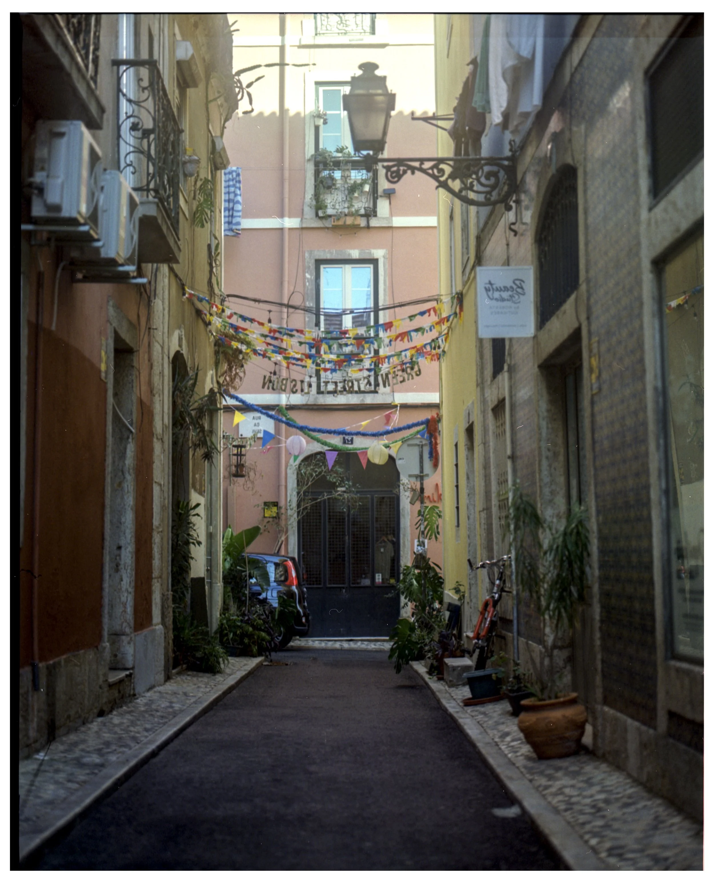 alleyway.jpg