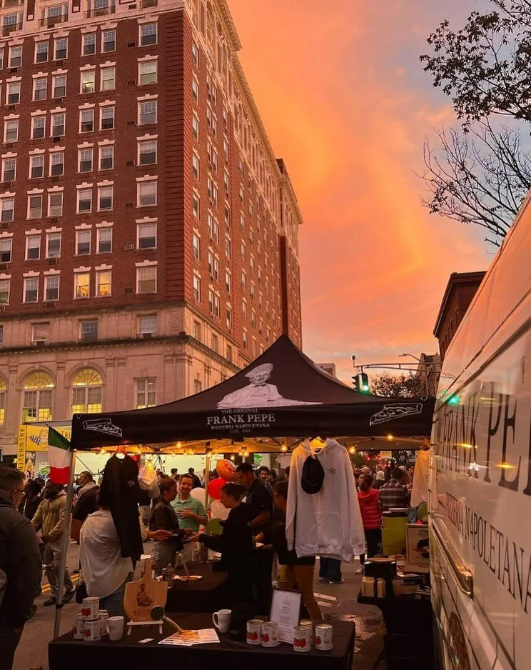 ✨GIVEAWAY TIME✨ Este viernes. ¡12 de septiembre 4-7PM el New Haven Pizza Feast & Grand Prix llega al #downtownNHV! 🍕🚲 Este año New Haven espera hacer historia con la pizza para el GUINNESS WORLD RECORDS Largest Pizza Party y tenemos SU ticke