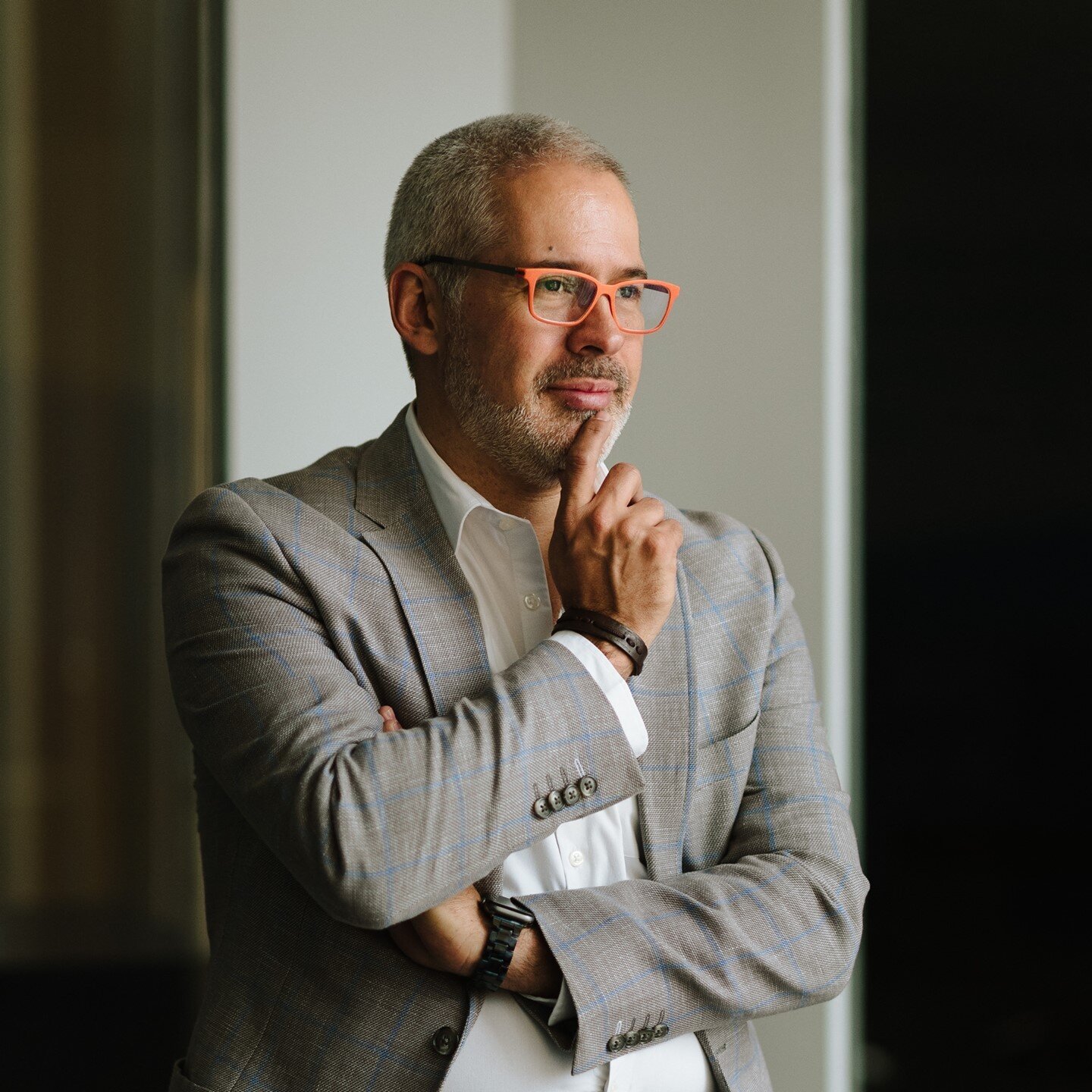 Sesion de retrato empresarial 🤓⁠
⁠
⁠
#portraitsbyjoe #retrato #portrait #spgg #nikonmexico