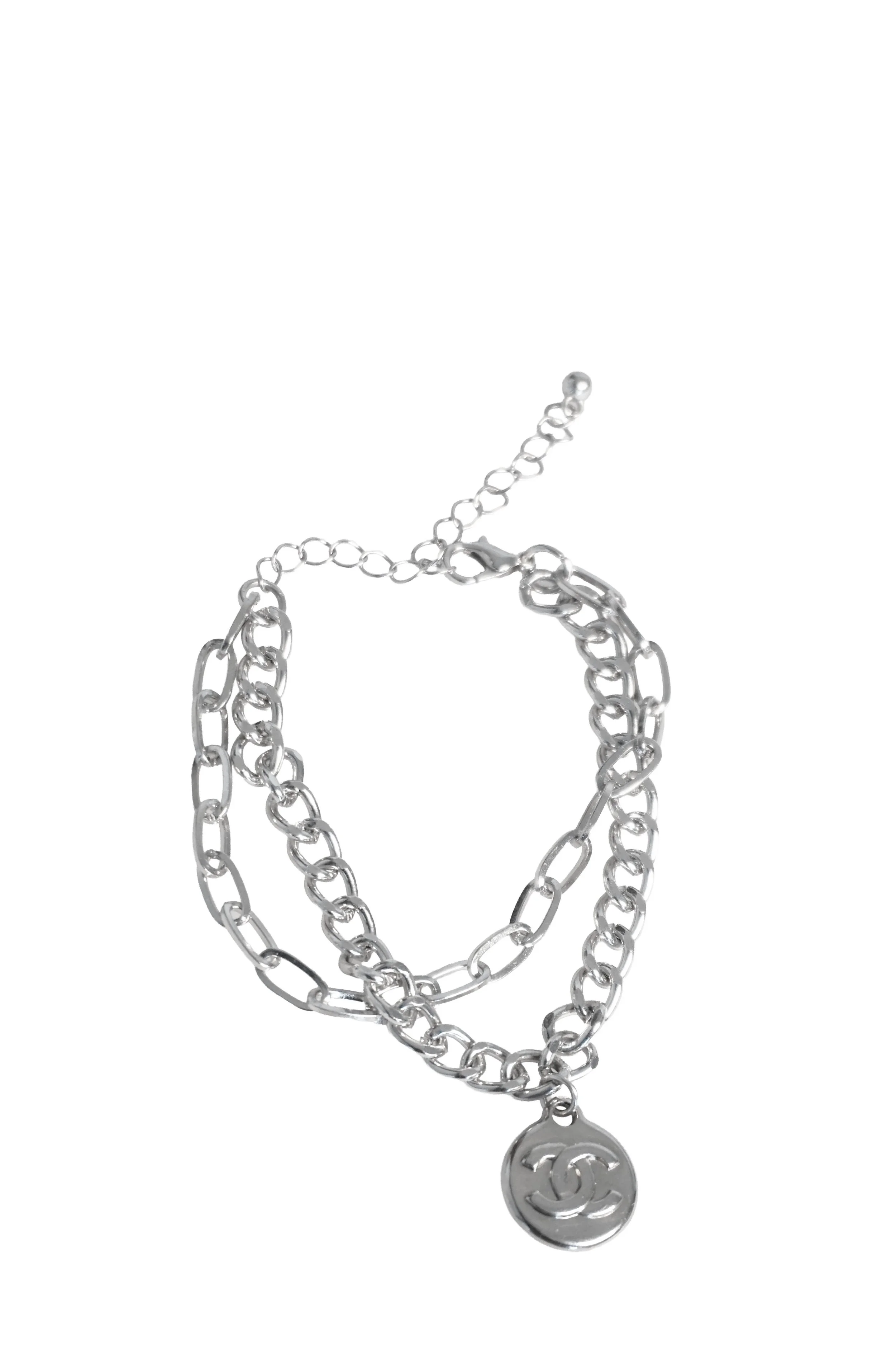 Chanel CC logo armbånd, Sølvfarget