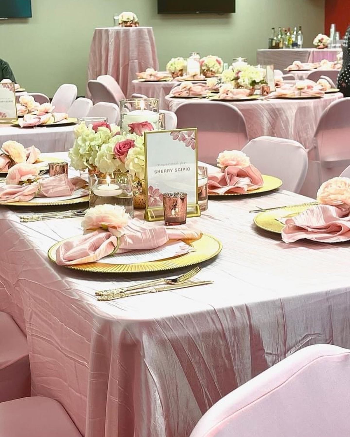 Mothers-Day-Brunch-Pink-And-White-Tablescape-2.jpg