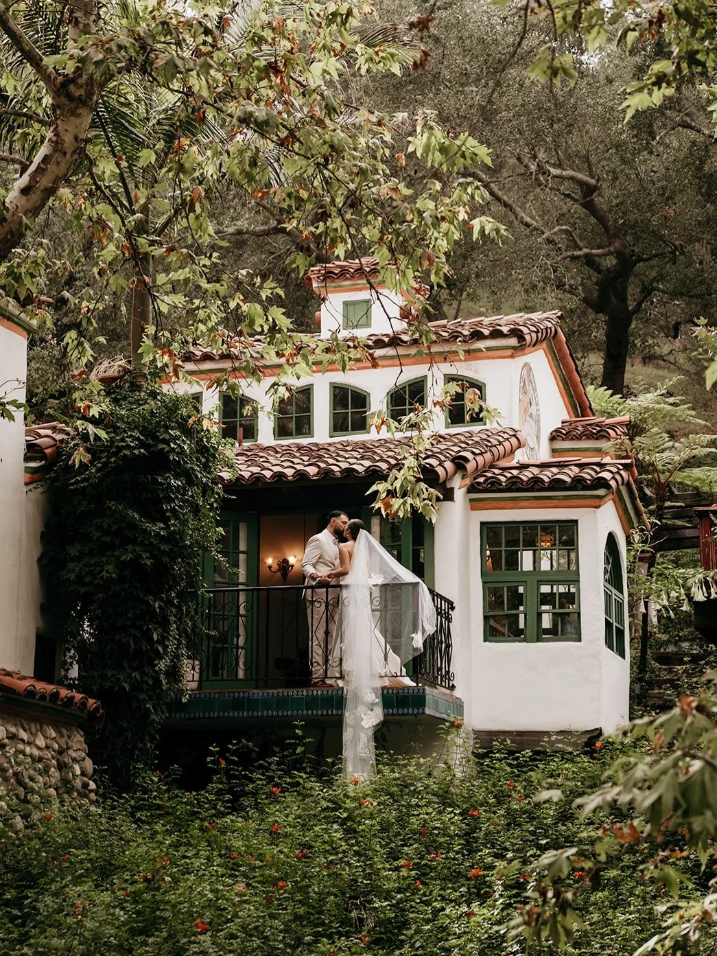 Rancho Las Lomas is truly one of my favorite wedding venues. The lush greenery, Spanish style architecture, and organic charm create an unforgettable setting. It was the most beautiful backdrop for Victoria and Jerry&rsquo;s wedding, romantic, timele