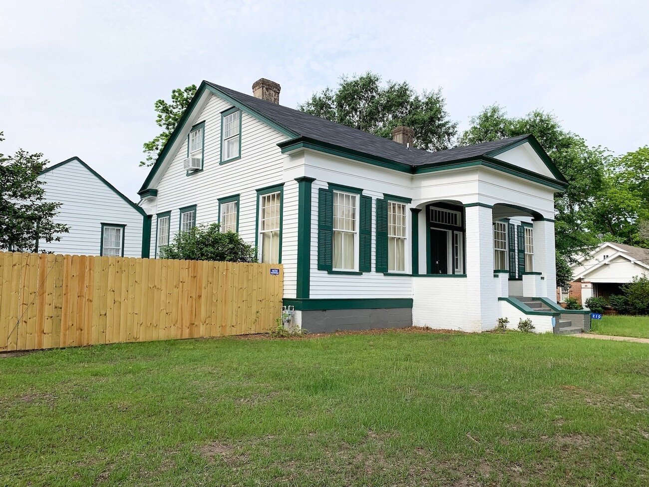 El Refugio hospitality house