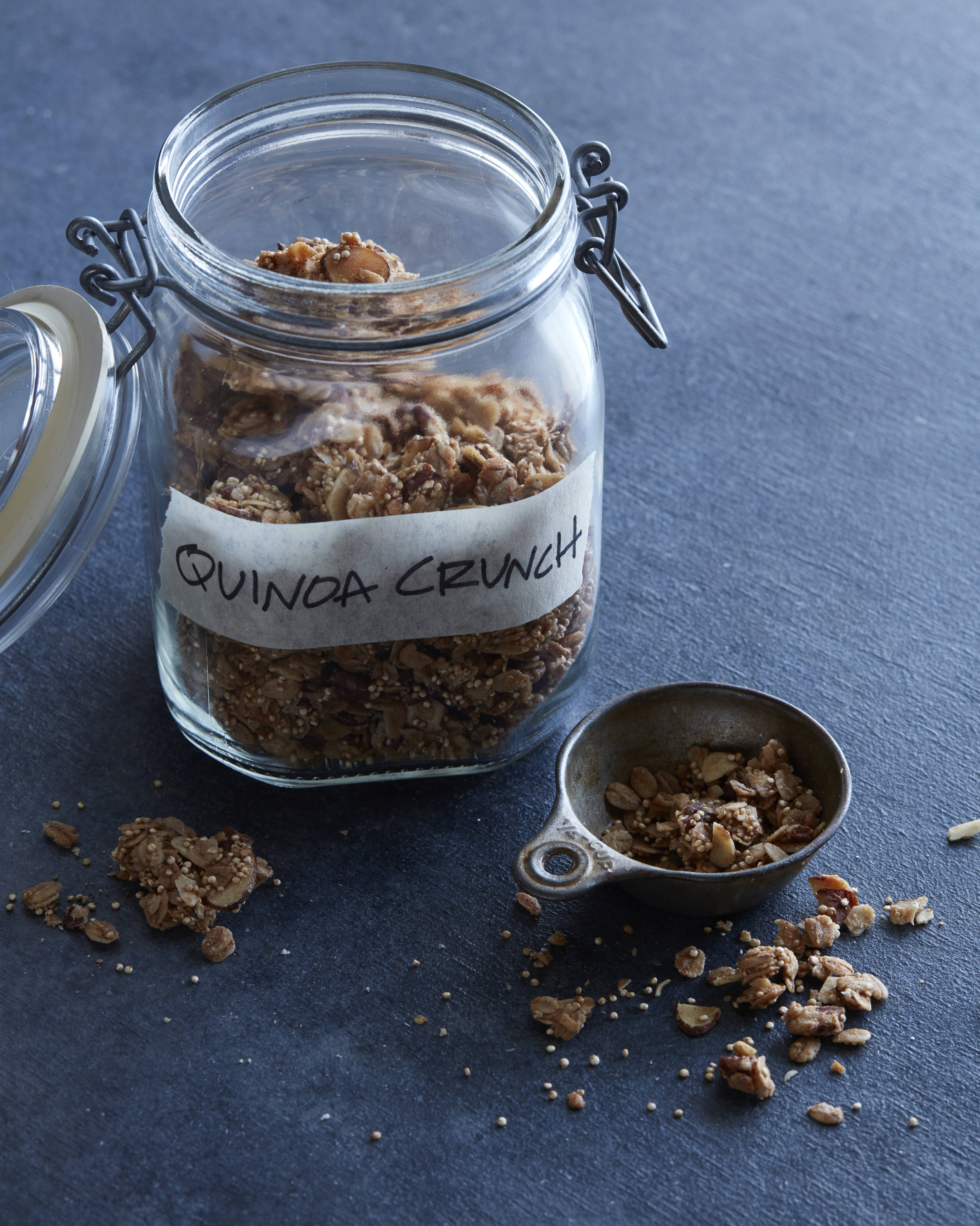 QUINOA_CRUNCH_GRANOLA_1_f.jpg