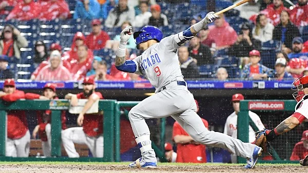 javier-baez-cubs-bunt-091418-edit.jpg