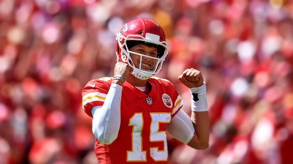 mahomes-chiefs-beat-broncos-100218-edit.jpg