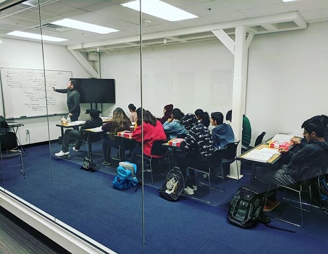 This is a much delayed but very special recognition to @adventcoworking for being an Associate Level partner of GenOne through sponsoring the space our juniors needed for test prep and college advising appointments this year! 🙏
.
Advent has been an 