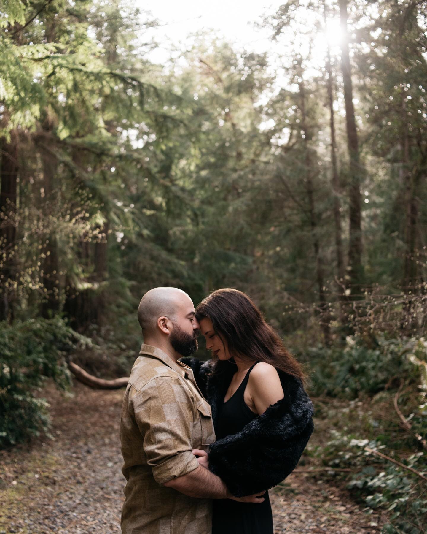 Headed out for R + As reception. ✨can&rsquo;t wait to celebrate them so hard tonight 🖤

#tacomaengagementphotographer #seattleengagementphotographer #engagementphotos #pnwengagementphotographer #engagmentphotography #washingtonengagementphotographer