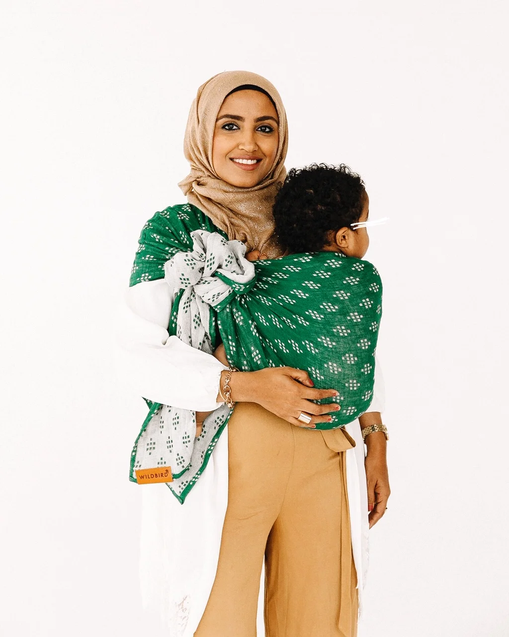 Episode 46 Afra, Mom blogger turned Doula shares the importance of supporting women through birth and postpartum. 