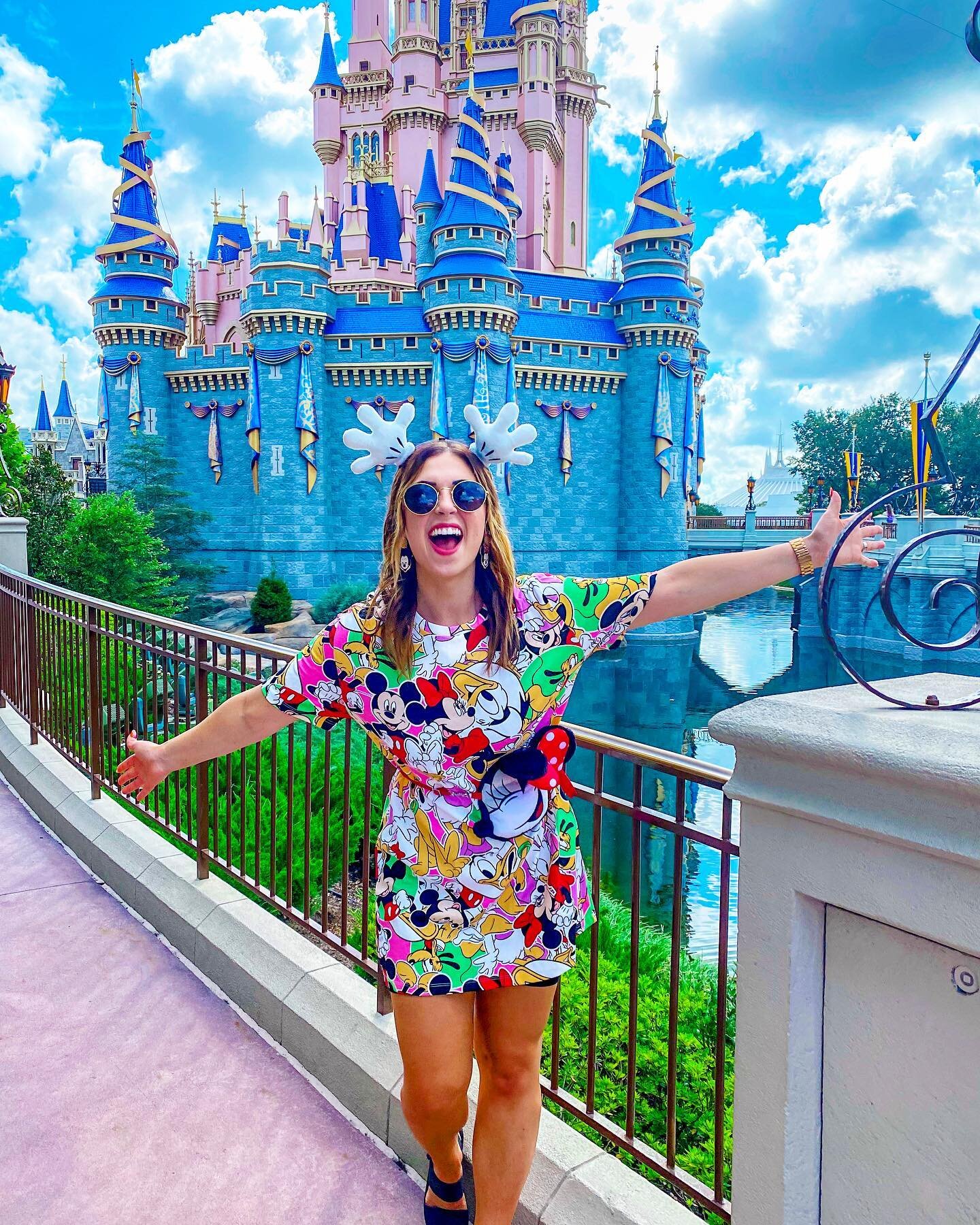 honey, I&rsquo;m home 🏰 
.
.
.
back at @waltdisneyworld for a long weekend! so excited to be here for some magical moments ✨ #waltdisneyworld #disneyworld #magicalmoments #magickingdom #wdw #disney