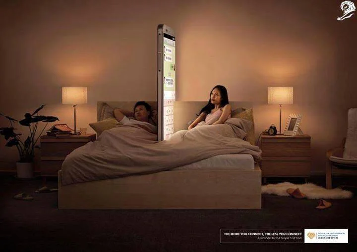 5 Quick Tips to Keep Social Media From Ruining Your Marriage