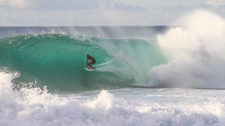 Best+Surfing+Spot+in+Philippines.jpg