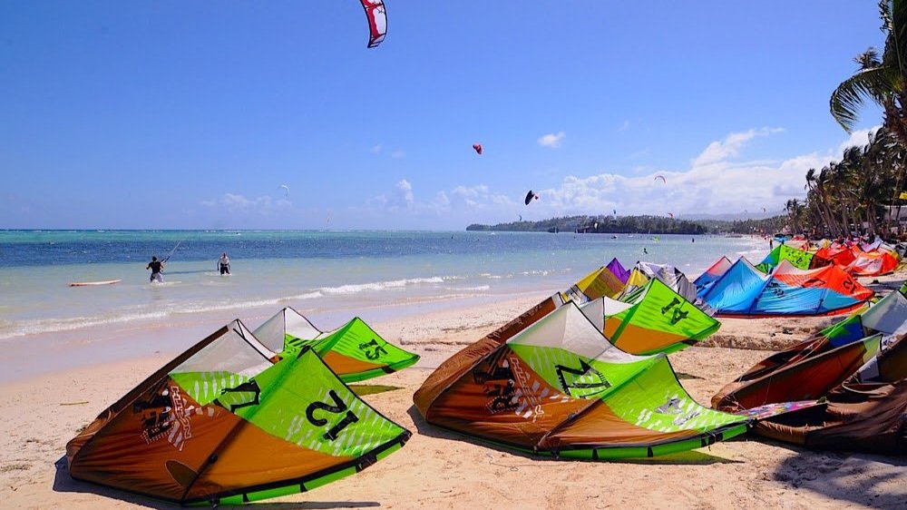Kite+surfing+trip+in+the+Philippines+Boracay.jpg
