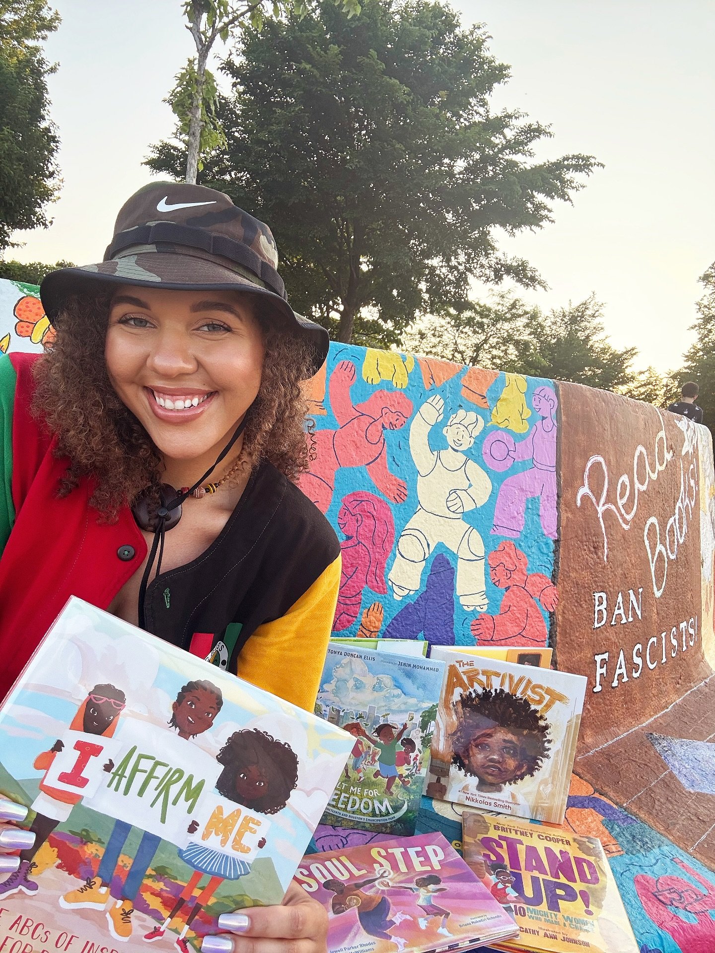 New blog post link in bio🔗📚🌟
.
On this past &ldquo;Freedom Day&rdquo; and those to come, remember the importance of supporting freedom. I work at a library branch in a Black neighborhood in Chicago, and your gift to the Chicago Public Library Foun