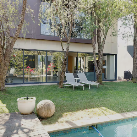 Parkhurst Airbnb Garden