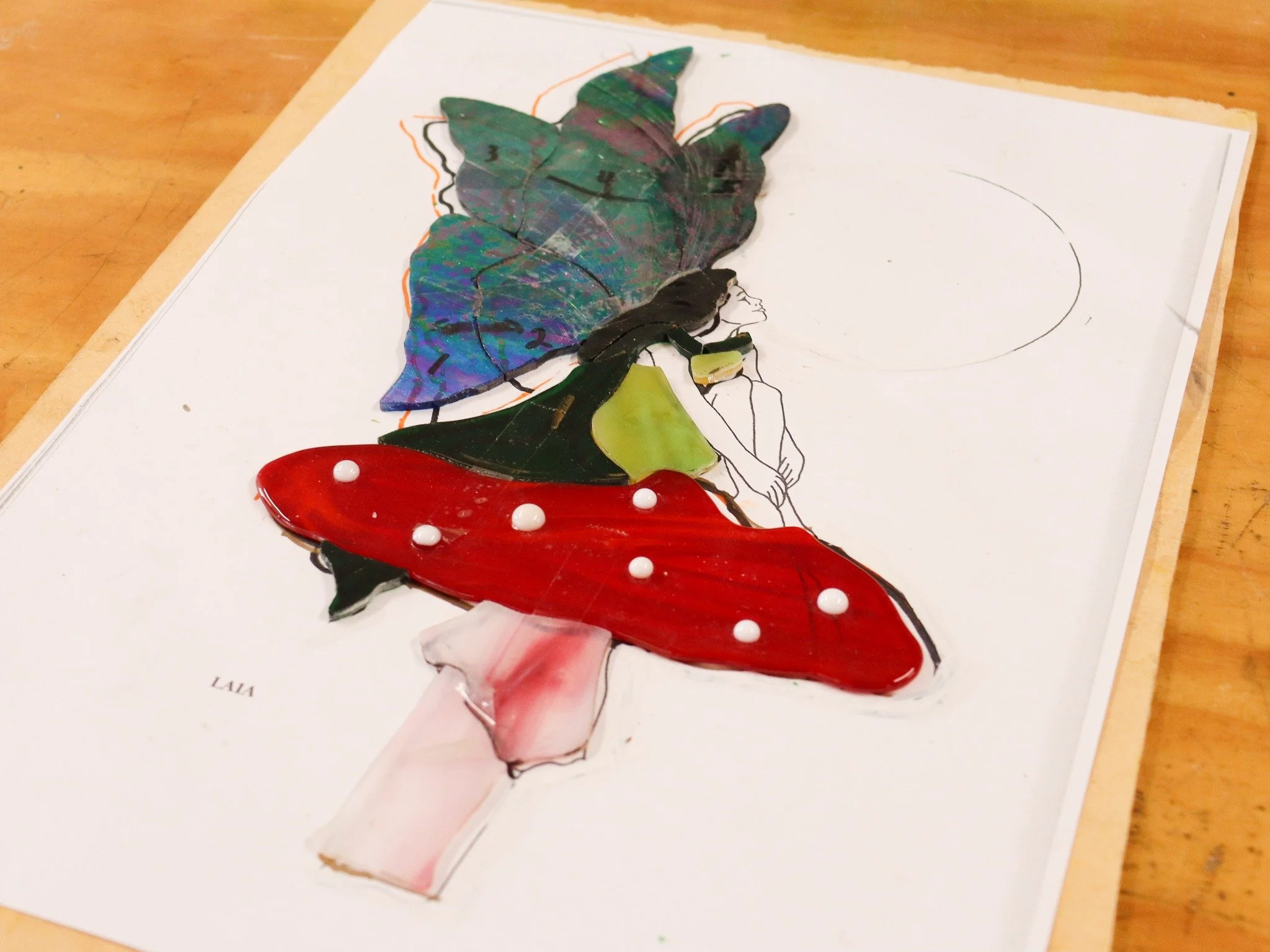 Join us for Term 3 in our Weekday Glass Arts Sessions located in our Kyneton Studio. 
Our classes run for 2 hours for 10 weeks in line with the start of Vic Govt. school terms which is the 21st of July this term. 

Each student works at their own pac