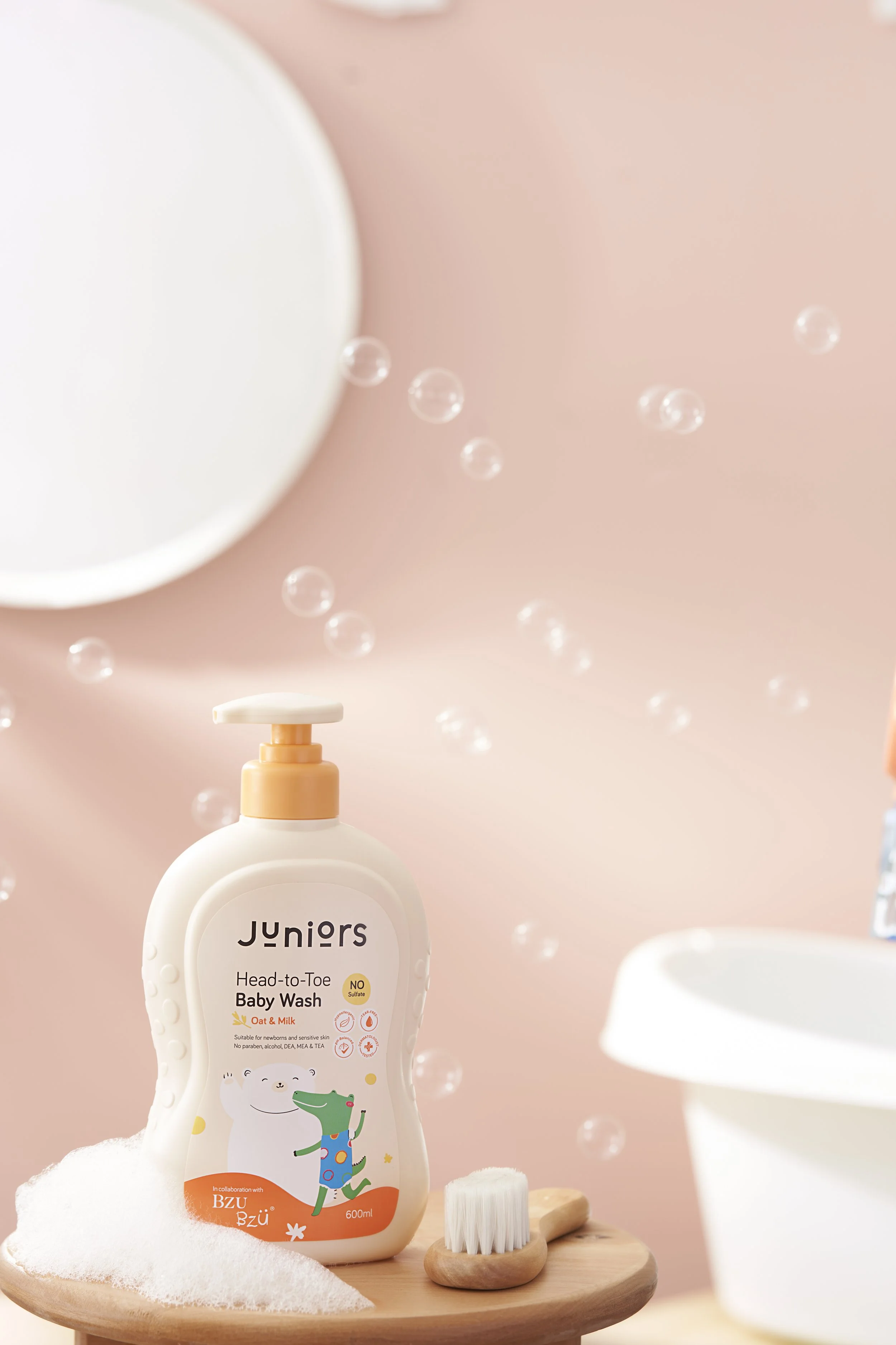 Head to toe baby wash (Oat & Milk) 600ml v2.jpg