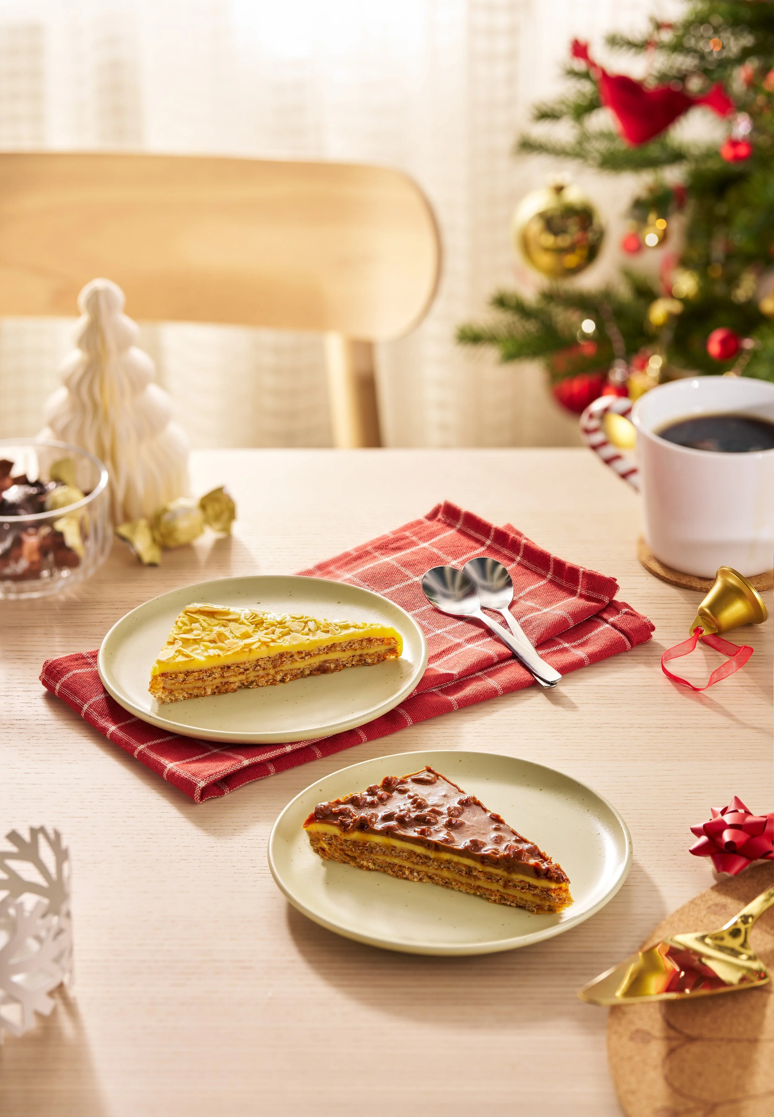 mood_Almondy & Daim Cakes-006.jpg