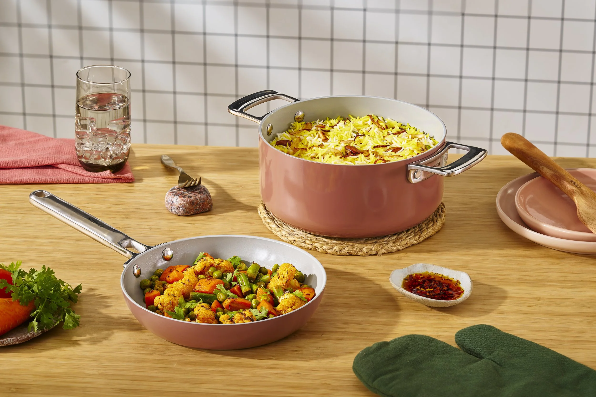 Pink set of 2 mini dutch frypan.jpg