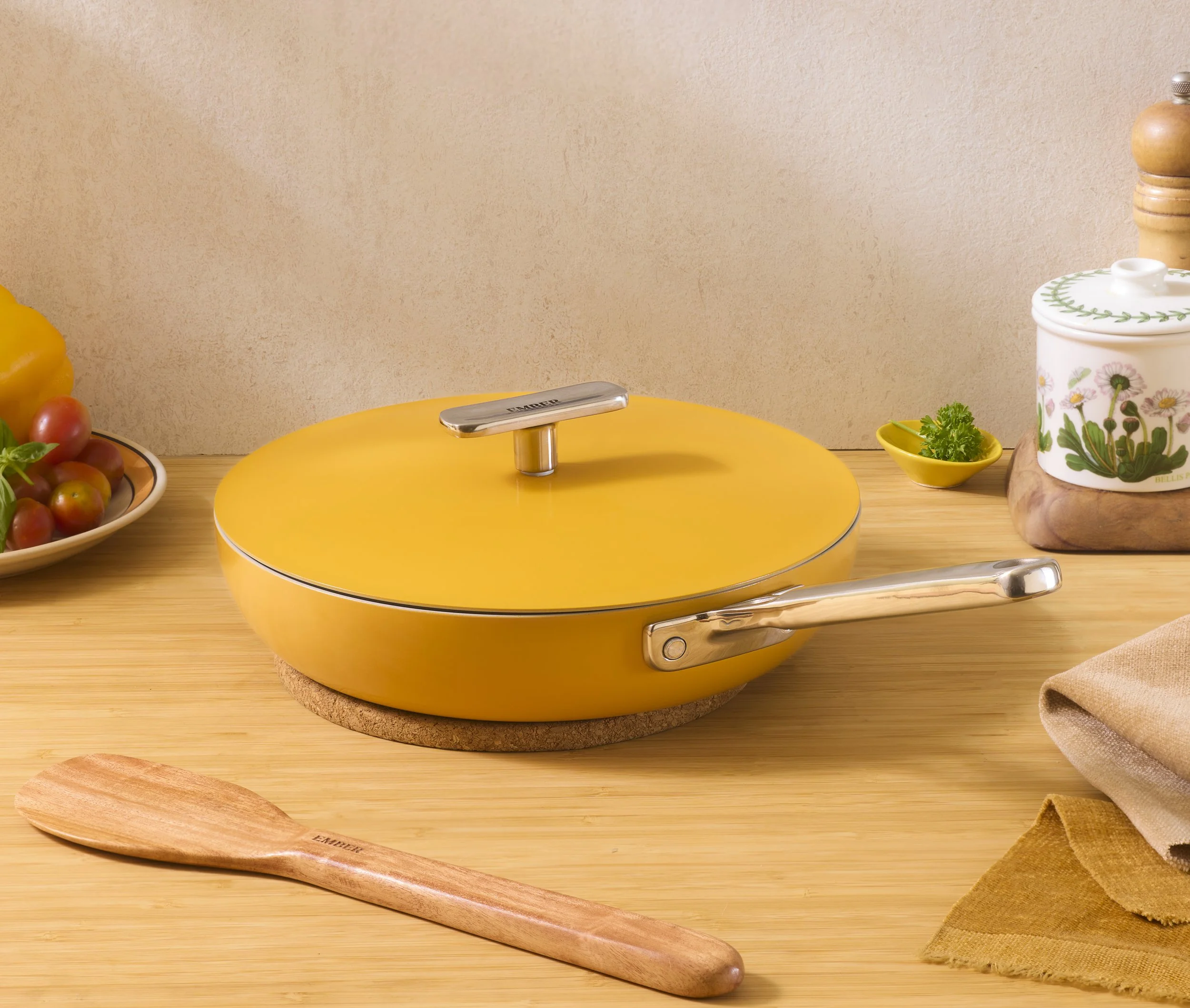 Yellow frying pan (non food).jpg