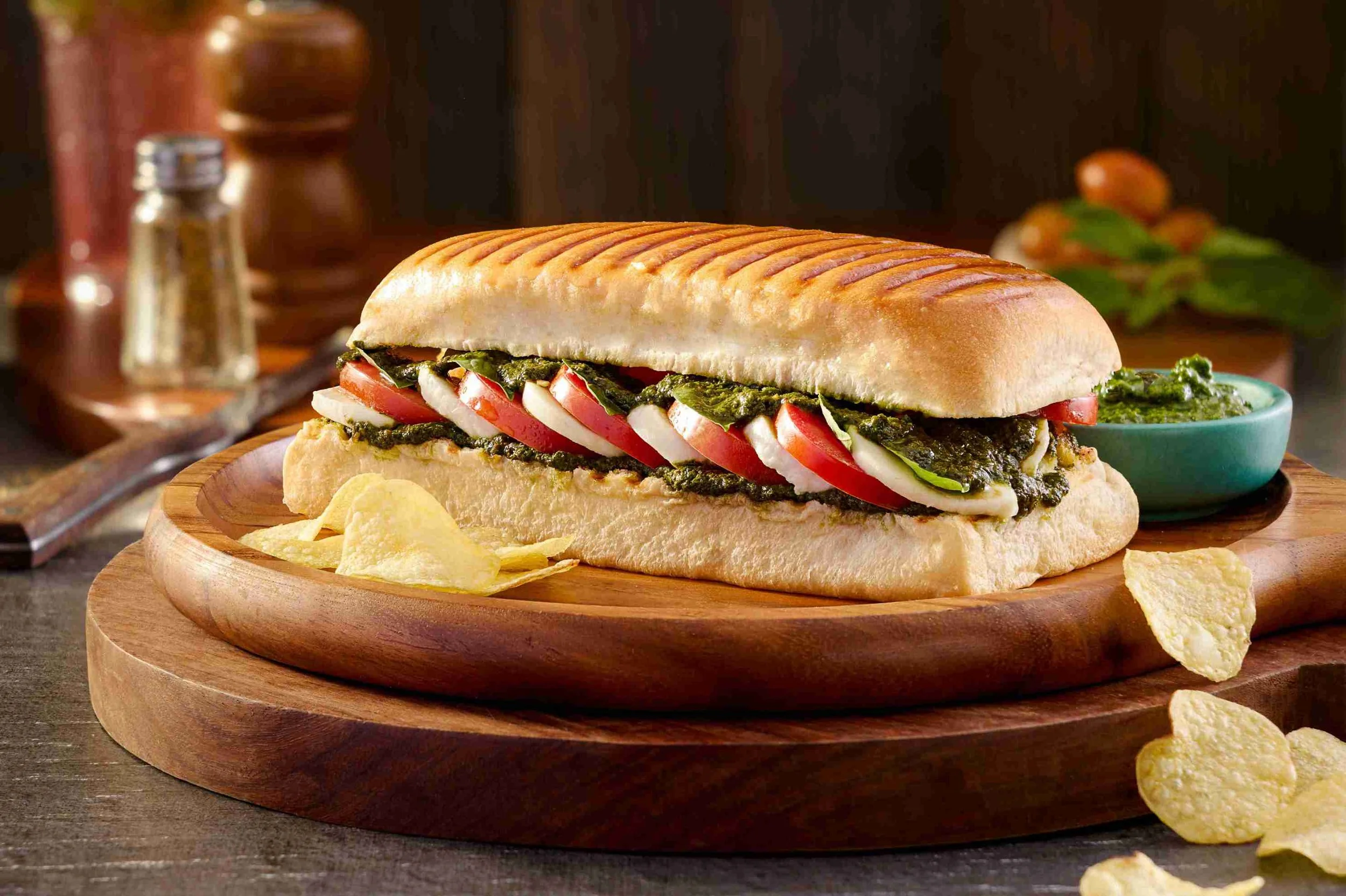 Mozzarella & Pesto Panin_Compressed.jpg