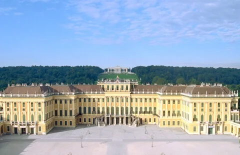 sch%C3%B6nbrunn.jpg