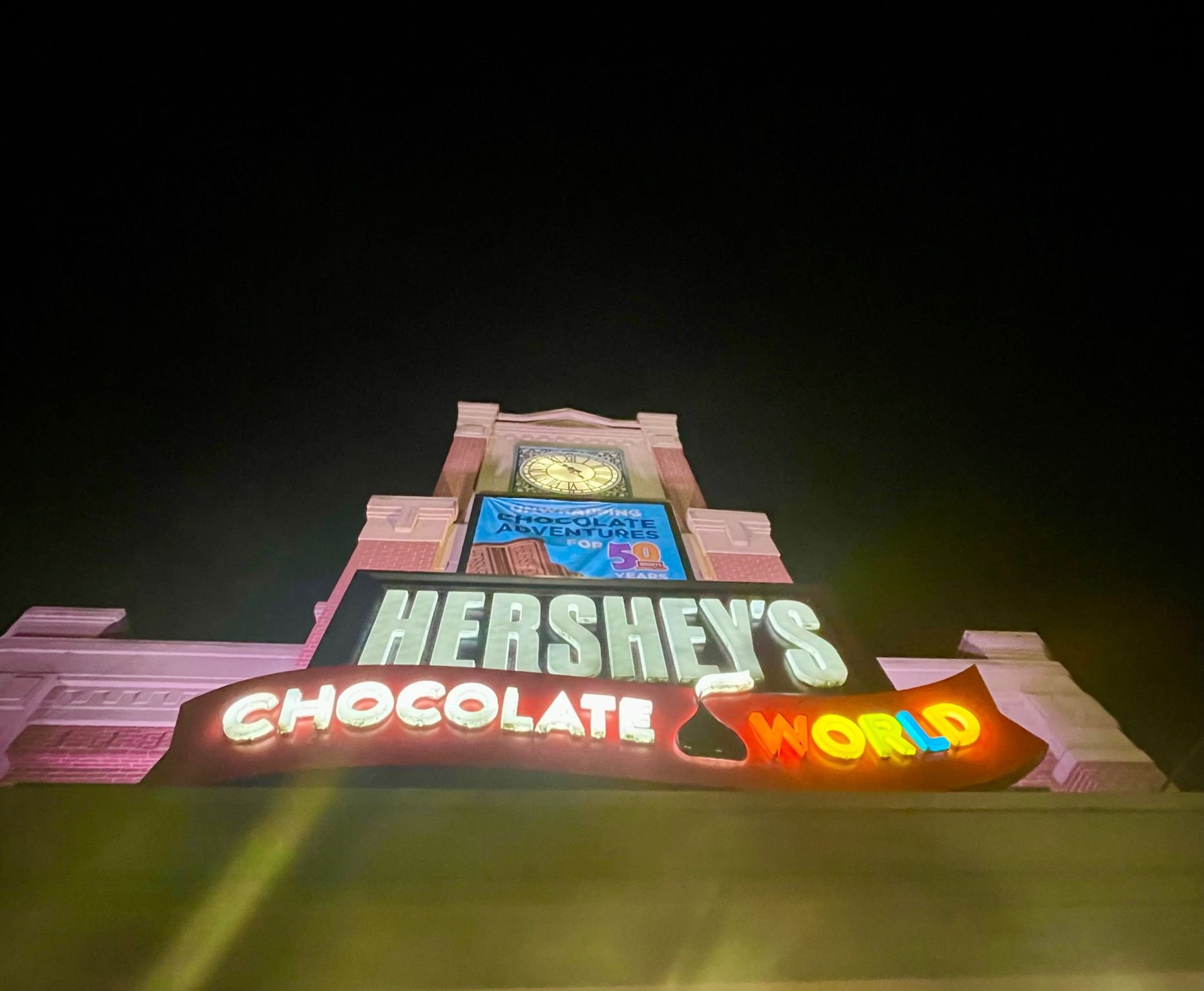 Hersheys_Chocolate_World_Night.jpeg