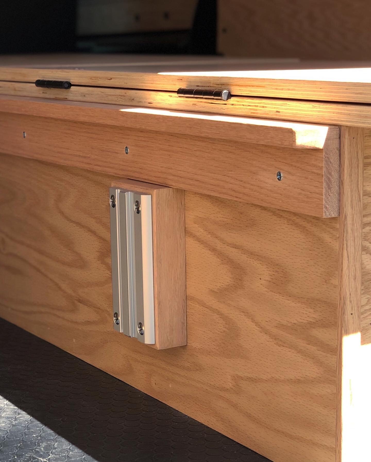 MercerVan_LagunTable_mount.jpeg