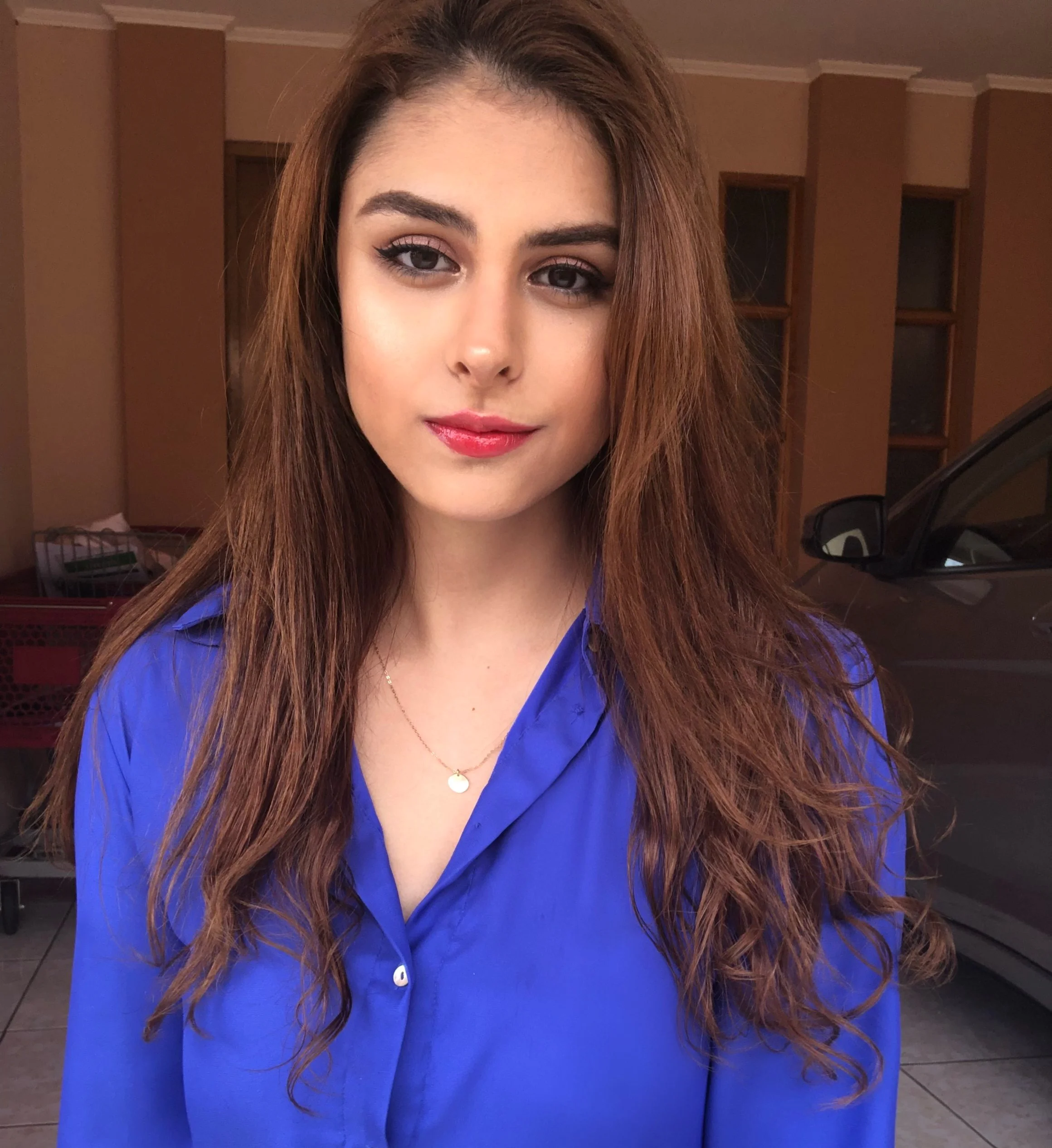 1. Tom Ford Lip Color Shine en el tono Willful ¡Este se siente muy brillante e hidratante, hace que los labios se vean más grandes, y es súper flattering! Demasiado fácil y suave de aplicar, también.