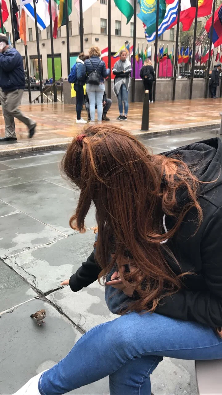 Yo, saludando a un pajarito en Rockefeller Center