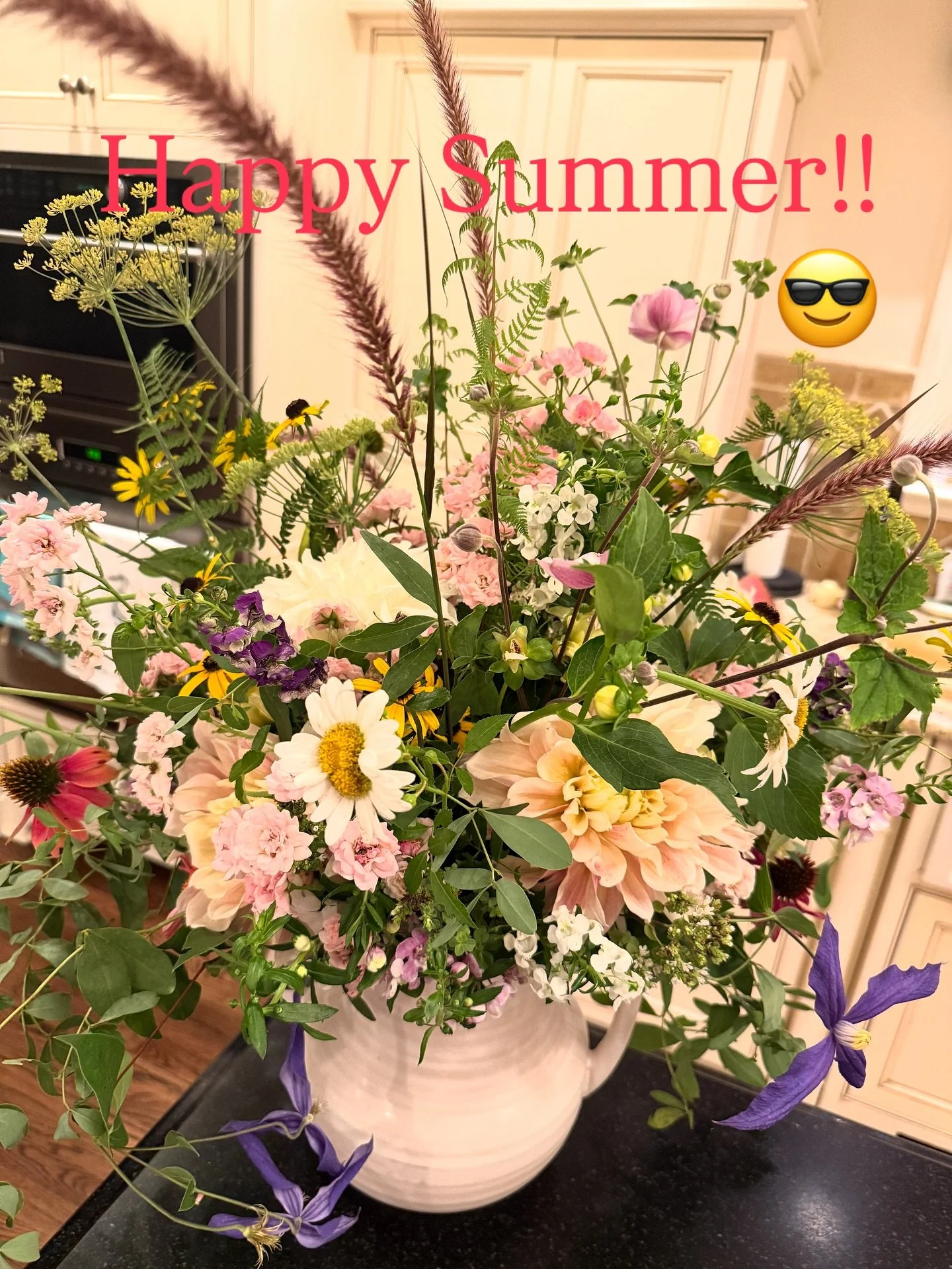 Sometimes the garden arranges it for you. #liveameaningfullife #flowersfromthegarden
