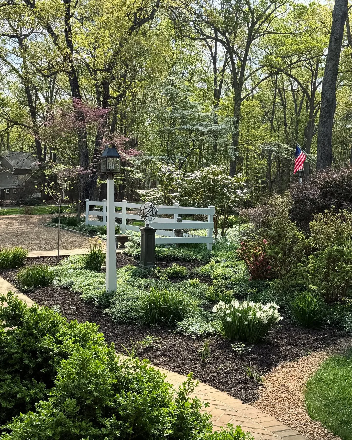 Spring is glorious around here. The warm temps have everything blooming all at once. I like to bring it inside.. 💛
